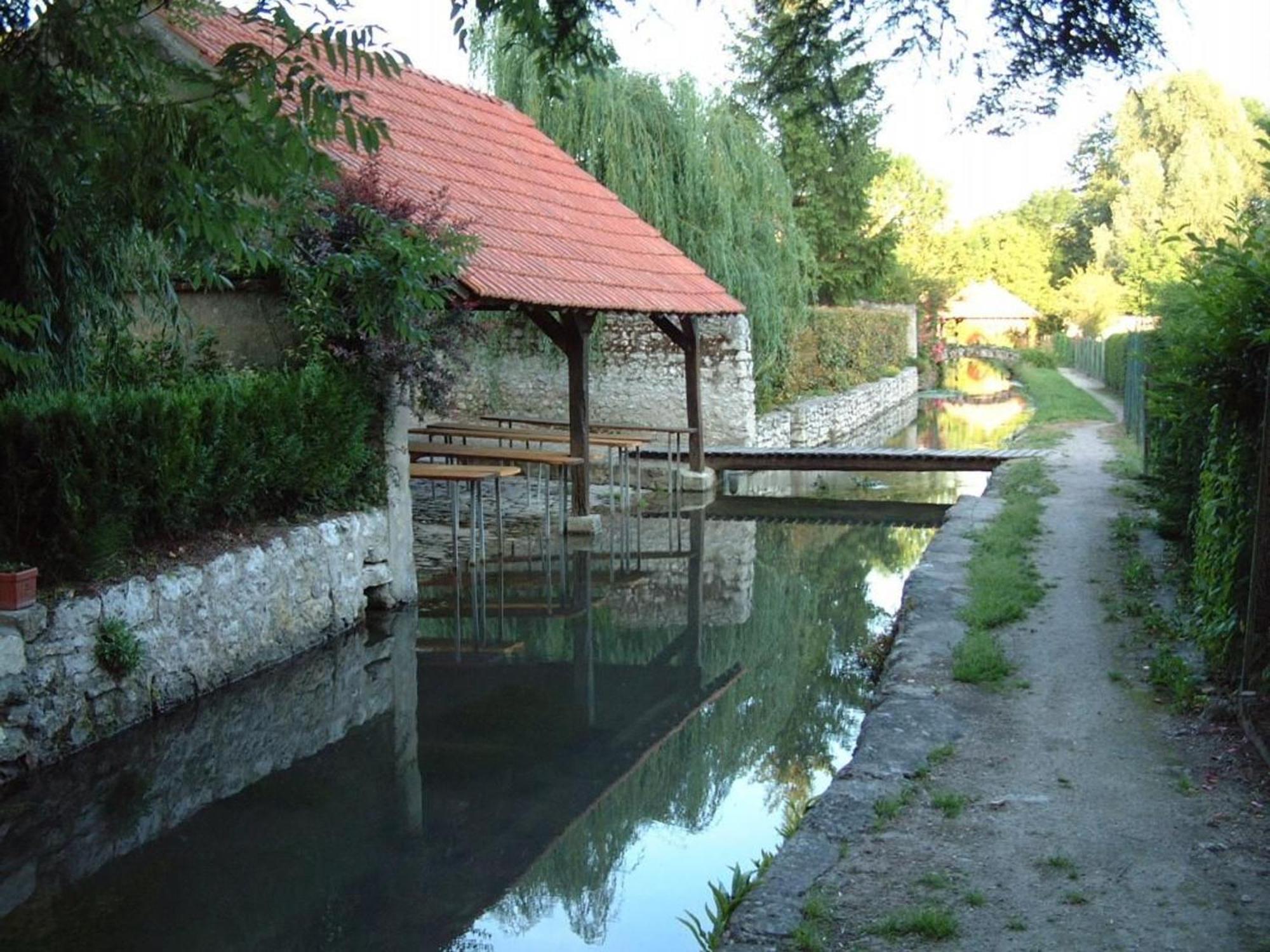 Charme Au Coeur Des Chateaux De La Loire Avec Wifi - Fr-1-590-305 Bed and Breakfast Tavers Buitenkant foto